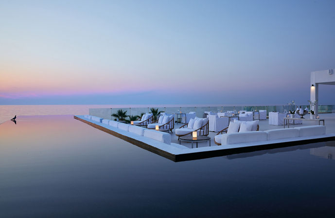 //www.jet2holidays.com/-/media/assets/product images - custom overview groups/her/grecotel luxme white/her_81870_grecotel_lux_me_white_palace_0222_11_custom-overview--689-x-448.jpeg